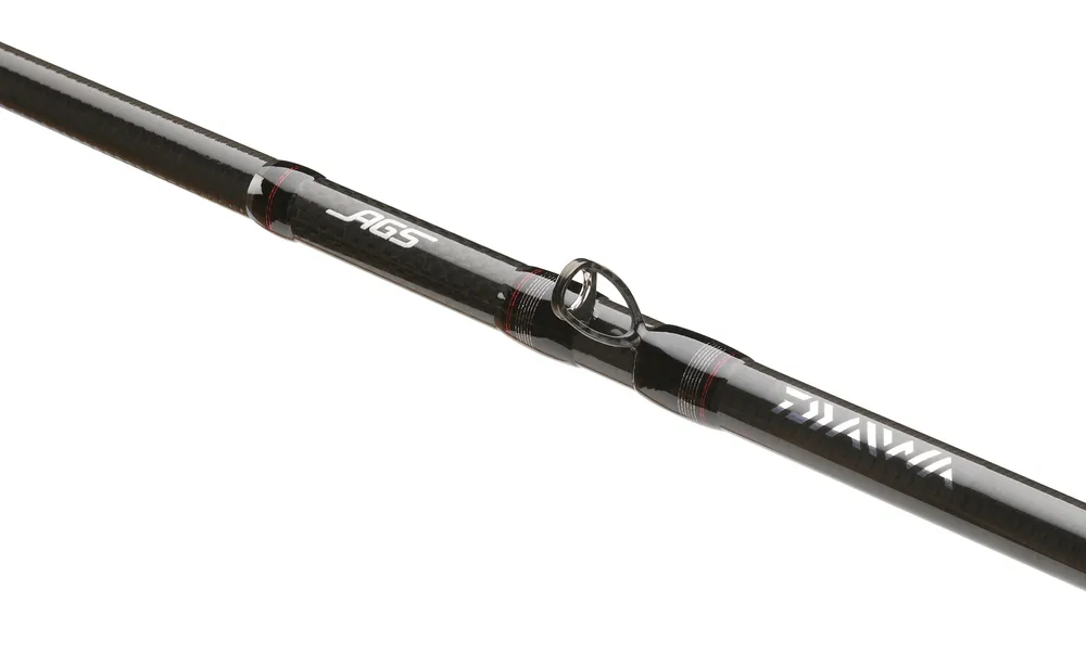 Logo AGS, anneau carbone et logo Daiwa sur le blank de la Steez AGS casting
