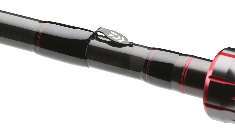 Accroche-leurre Fuji et bague rouge du porte-moulinet de la Daiwa Steez AGS casting